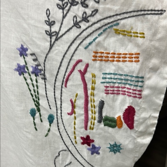 Johnny Was Ivory Blouse with Vibrant Embroidery - Picture 4 of 5